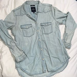 American Eagle Chambray Button Up